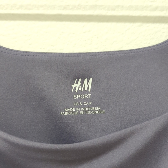 H&M crop top - Picture 2 of 8
